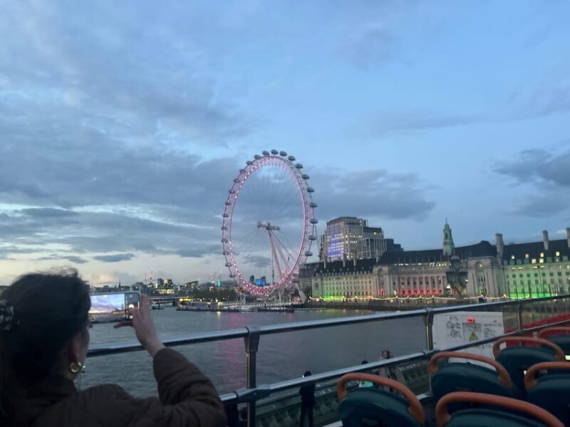 London: Taylor Swift Singalong Bus Tour - What To Expect During the Tour