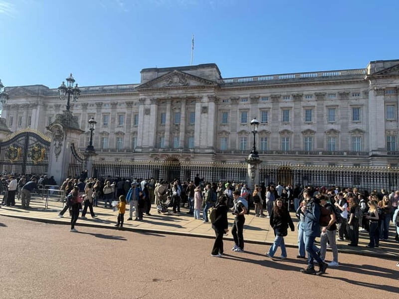 London: The Crown Royal Palaces and Royal Parks Walking Tour - FAQ