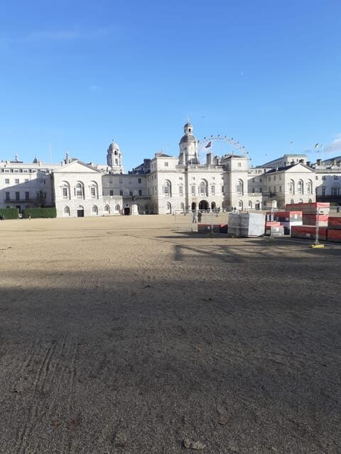 London: The English Civil War, Charles II and Westminster - Authentic and Engaging Guides: The Heart of the Tour