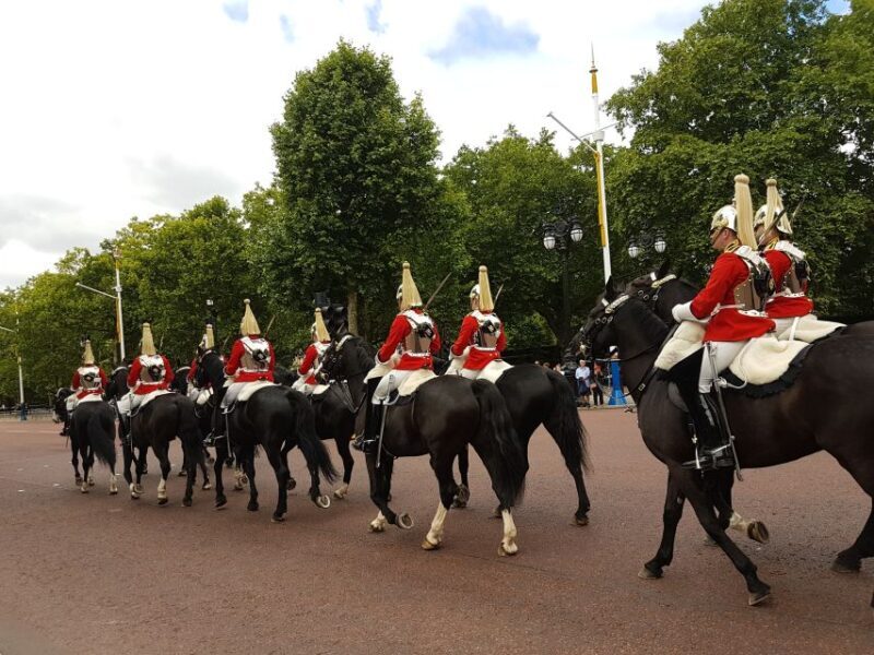 London: Top 30 Sights Walking Tour and London Eye Ride - Key Points