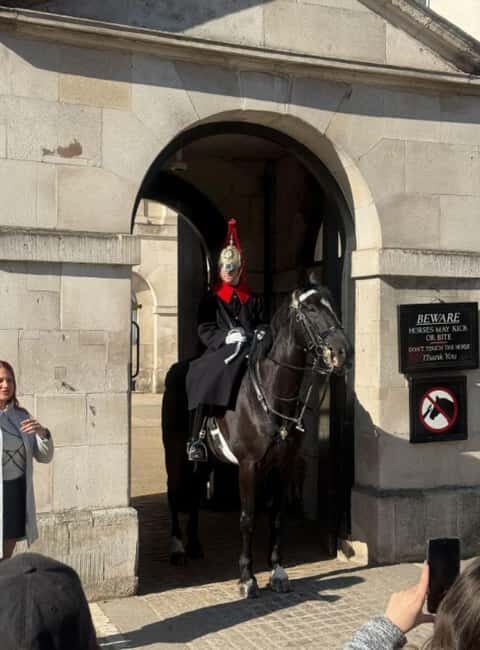 London: Top 50 Sights Walking Tour with Guide - Key Points