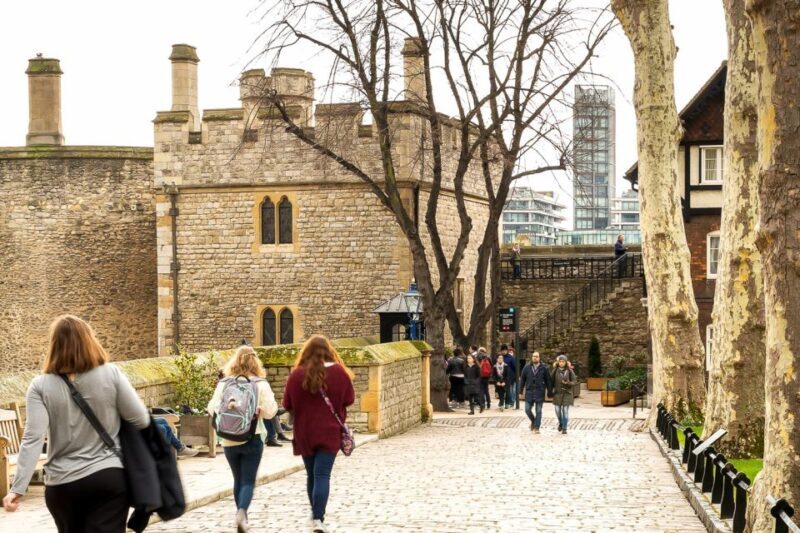 London: Tower of London and Crown Jewels Exhibition Ticket - FAQ