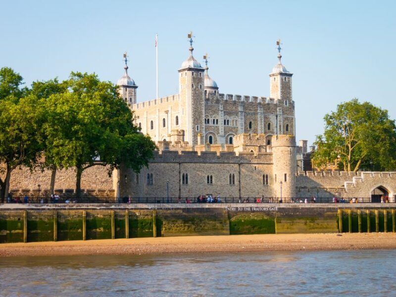 London: Tower of London Guided Tour with Crown Jewels Option - Practical Details and Tips