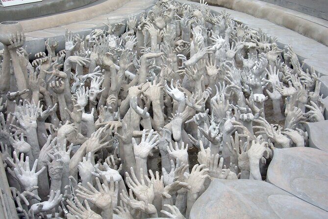 Long Neck Village, White & Blue Temple, Black House Day Tour From Chiang Mai - Who Should Consider This Tour?