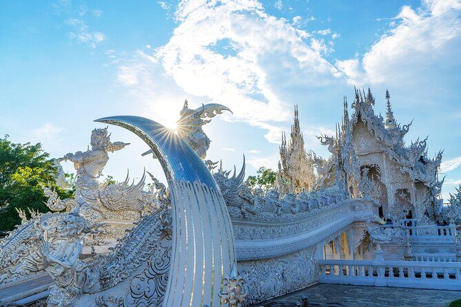 Long Neck Village, White & Blue Temple, Black House Day Tour From Chiang Mai - FAQ