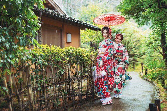 Long-sleeved 'Furisode' Kimono Experience in Kyoto - An In-Depth Look at the Furisode Kimono Experience in Kyoto