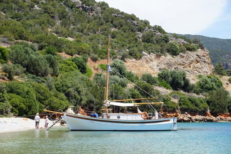 Longos Town: Trizónia Island Boat Cruise with Food & Drinks - Detailed Review of the Trizónia Island Boat Cruise