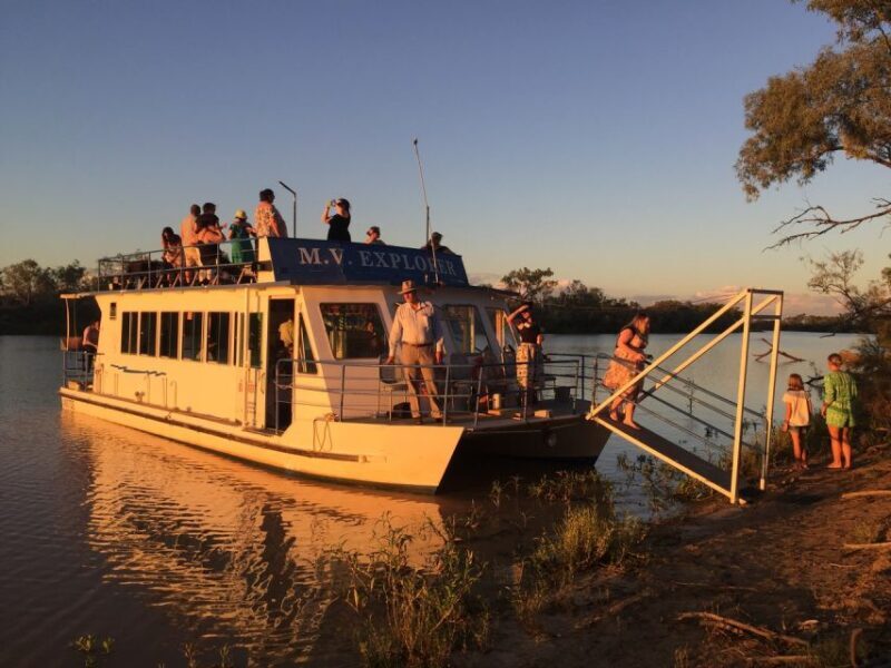 Longreach: Drover's Sunset Cruise & Outback Dinner & Show - Key Points