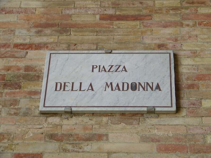 Loreto private tour: the holy house of Virgin Mary - The Architectural and Defensive Structures