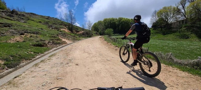 Lorica: e-bike rental - Exploring Calabria’s Natural Wonders on an E-Bike in Sila National Park