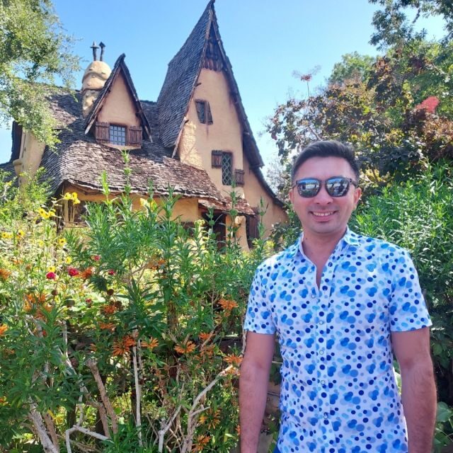 Los Angeles - Gay Sightseeing Booze Bus Tour - Who Should Consider This Tour