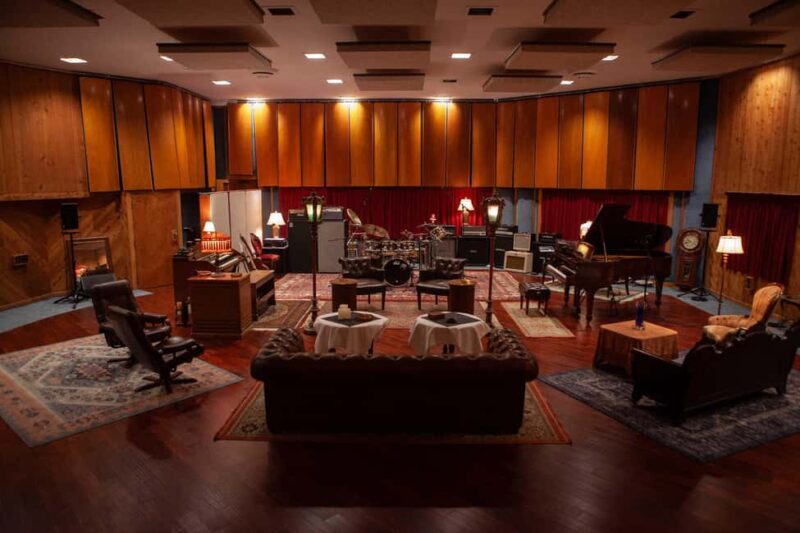 Los Angeles: One On One Recording Studios Tour - Key Points