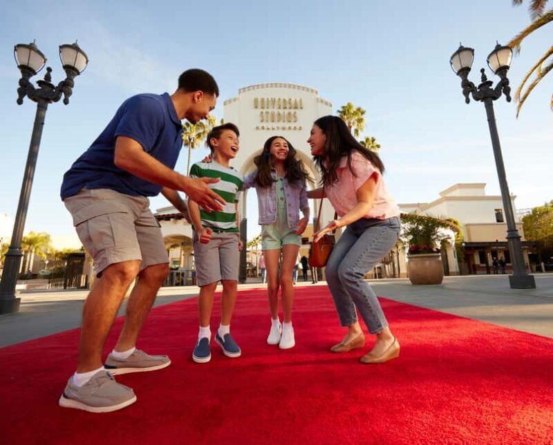 Los Angeles: Universal Studios Entry with Hollywood Bus Tour - Key Points
