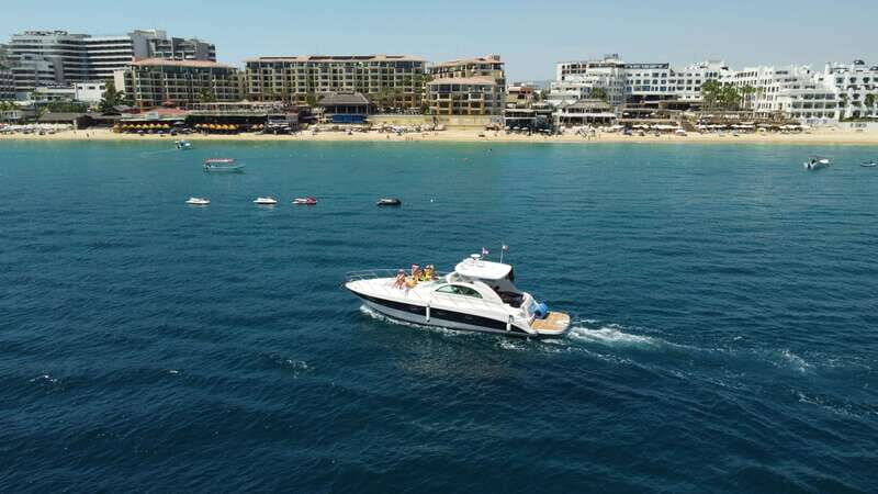 LOS CABOS: PRIVATE BAY AND ARCH TOUR. LUXURY YACHT - An In-Depth Look at the Los Cabos Private Yacht Tour