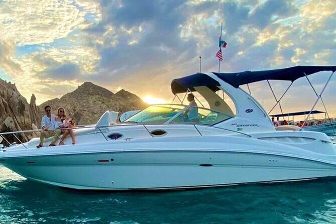 Los Cabos Private Yacht Whale Watching Tour, Snorkel and Drinks - A Deep Dive into the Cabo Private Yacht Experience