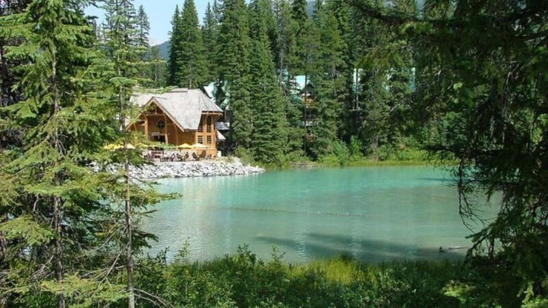 Louise Louise, Banff Gondola, Minnewanka & Emerald Lakes - Discover the Highlights of the Canadian Rockies in a Single Day