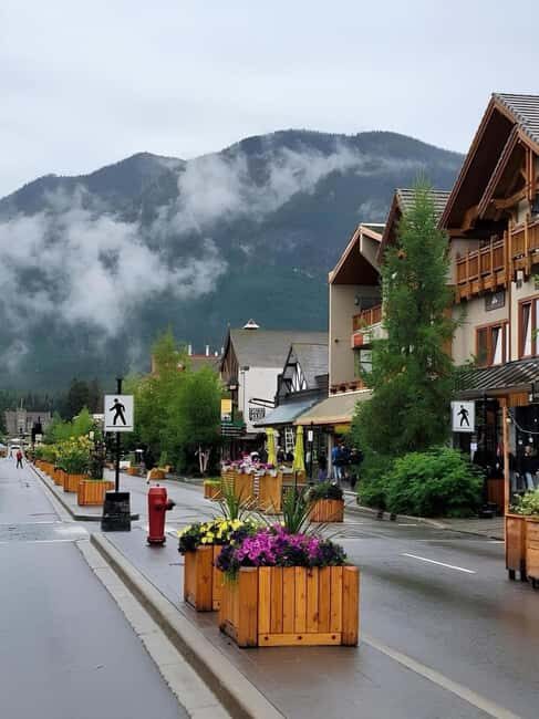 Louise Louise, Banff Gondola, Minnewanka & Emerald Lakes - The Sum Up