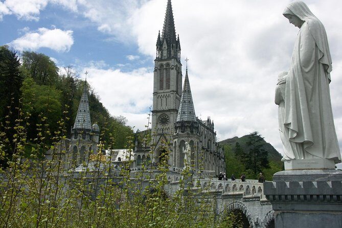 LOURDES : COME FOR A DAY - Private Day-trip from PARIS by High Speed Train - Authentic Moments and Personal Experiences