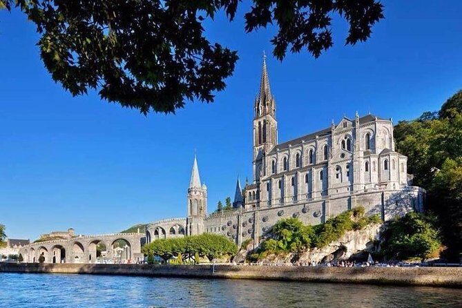 Lourdes Sanctuary tour- Catholic pilgrimage sanctuary - Exploring the Pyrenees and Lourdes: What You Can Expect
