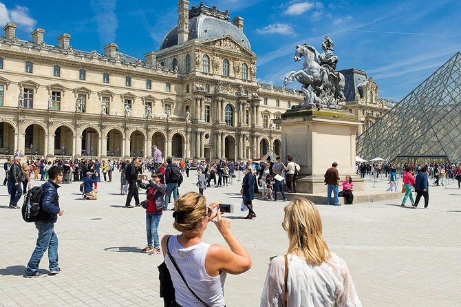 Louvre Museum Masterpieces Skip-the-Line and Small-Group Tour - In-Depth Look at the Tour Experience