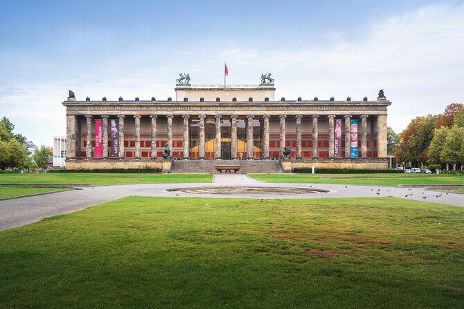 Love and War in Berlin: Self-Guided Story Puzzle Walk - FAQs