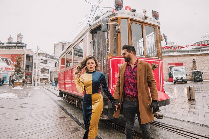 Love in Istanbul: Perfect Photo Moments at Iconic Locations - Exploring the Experience: What to Expect from Your Private Photo Shoot in Istanbul