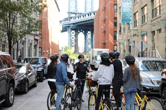 Lower Manhattan and Brooklyn Bridge Guided Fiets Tour (Dutch) - Key Points