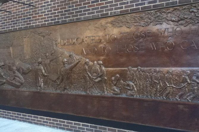 Lower Manhattan Self-Guided Walking Tour and Scavenger Hunt - Key Points