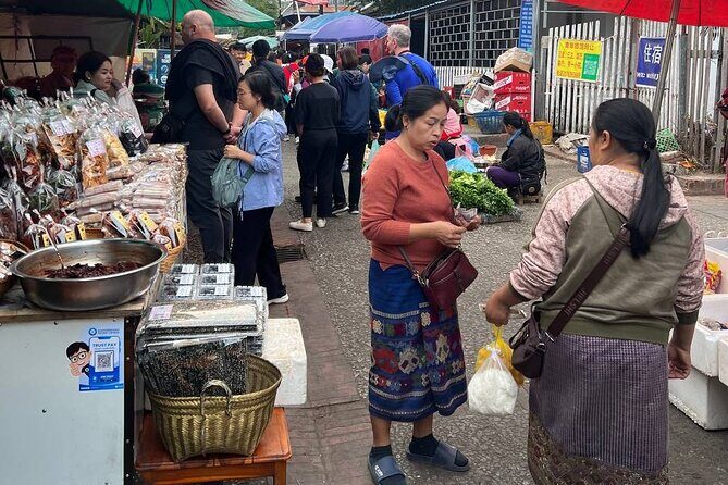 Luang Prabang Local Market and Morning Food Tour with Drinks - Key Points