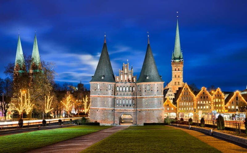 Lübeck: Christmas Market and Historical City Tour - Lübeck: Christmas Market and Historical City Tour