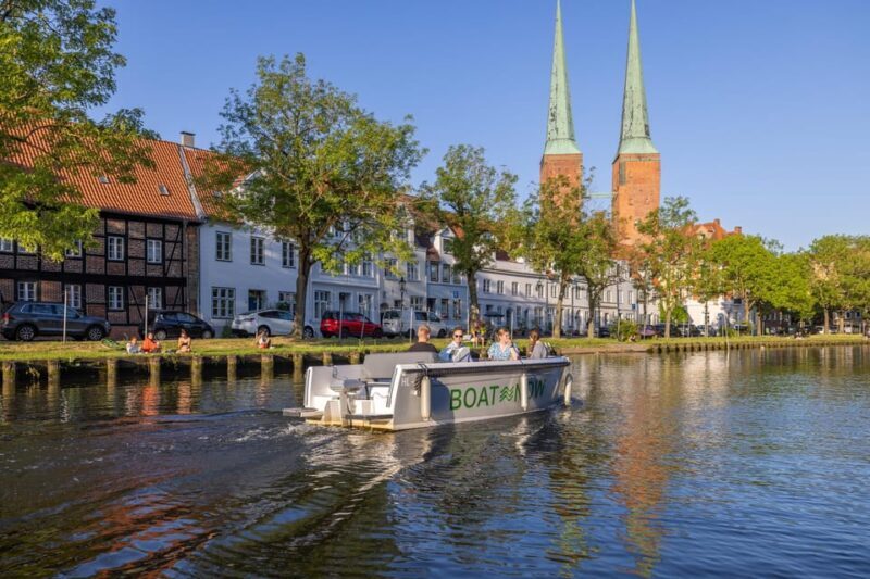 Lübeck: Electric Boat Rental - without driving licence - FAQ