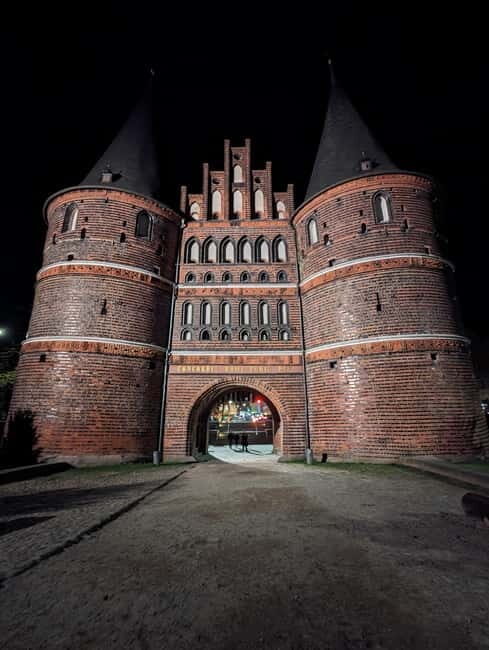 Lübeck zwischen Grusel und Geschichte Truecrime zu Halloween - Price and Value