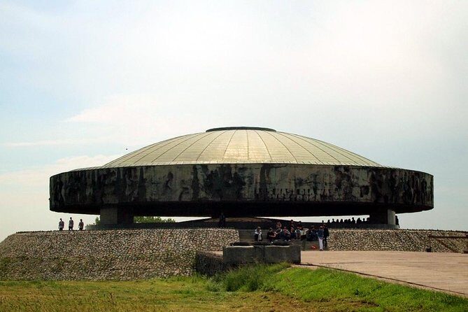 Lublin and Majdanek Small Group Tour from Warsaw with Lunch - Analyzing the Value
