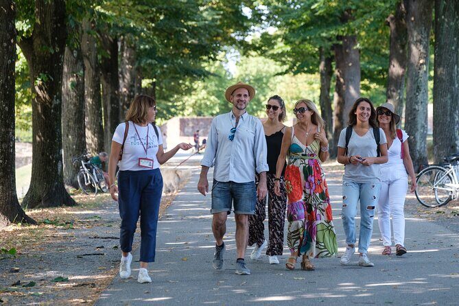 Lucca Aperitivo evening walk with food and wine for Small Groups - Exploring Lucca: A Deep Dive into the Tour