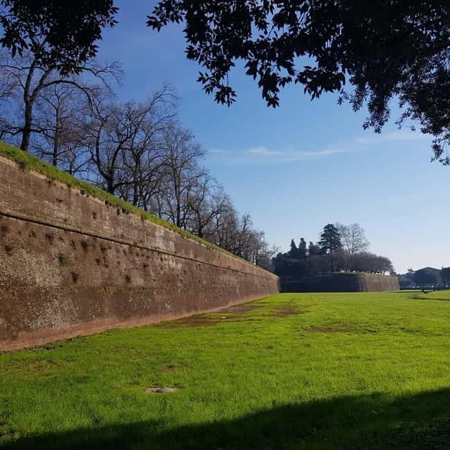 Lucca classica: visita guidata in ITALIANO - The Sum Up