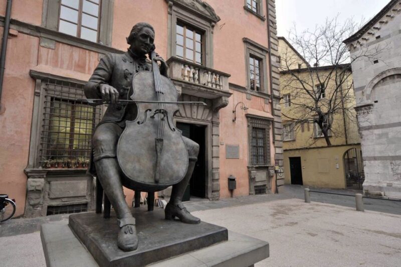 Lucca: Musical Walking Tour with Puccini Museum Visit - Analyzing the Value and Practical Aspects