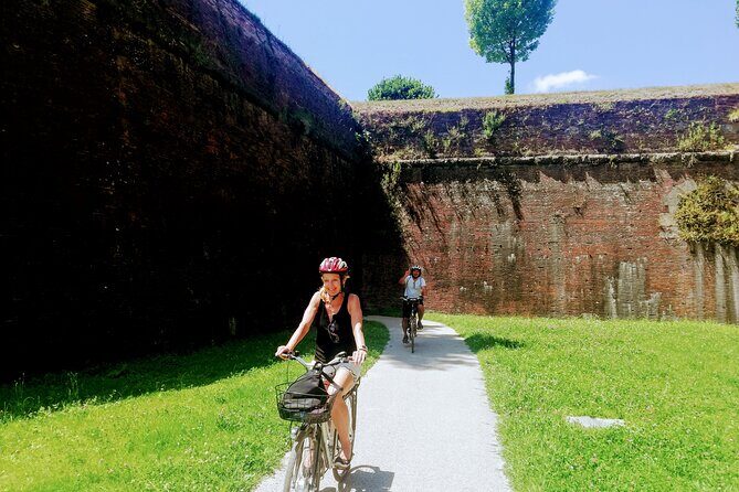 Lucca: self-guided bike tour + picnic in the vineyards - Detailed Breakdown of the Experience