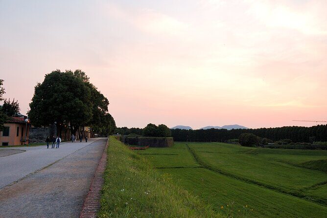 Lucca: Self-Guided Tour by Bike with MAP - Who will enjoy this experience most?