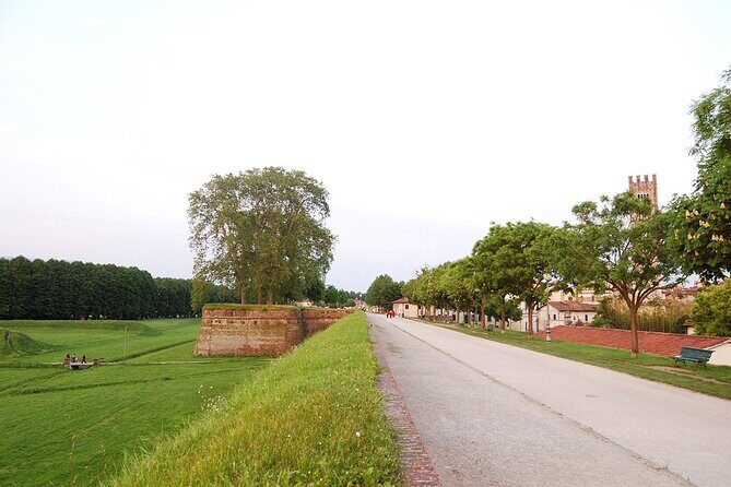 Lucca: walking tour of the city centre and the walls - Frequently Asked Questions