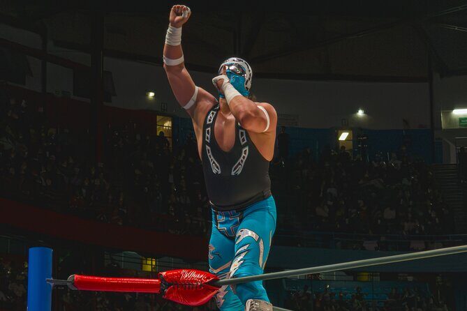 Lucha Libre Night Tour - What Is the Lucha Libre Night Tour?