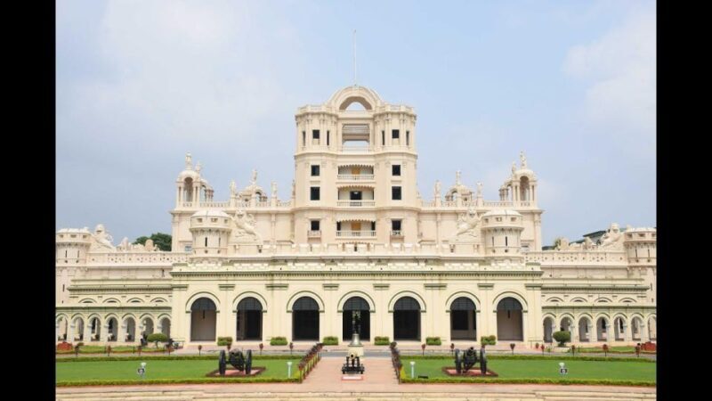 Lucknow Full day city tour - Key Points