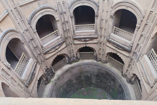 Lucknow Heritage Car Tour Explore Iconic Nawabi Imambaras - Key Points