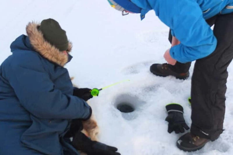 Lulea: Ice Fishing Tour in the heart of the city with Guide - The Equipment and Comfort Factors