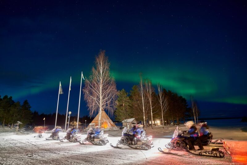 Luleå : Northern lights snowmobile tour - What Makes This Tour Stand Out?