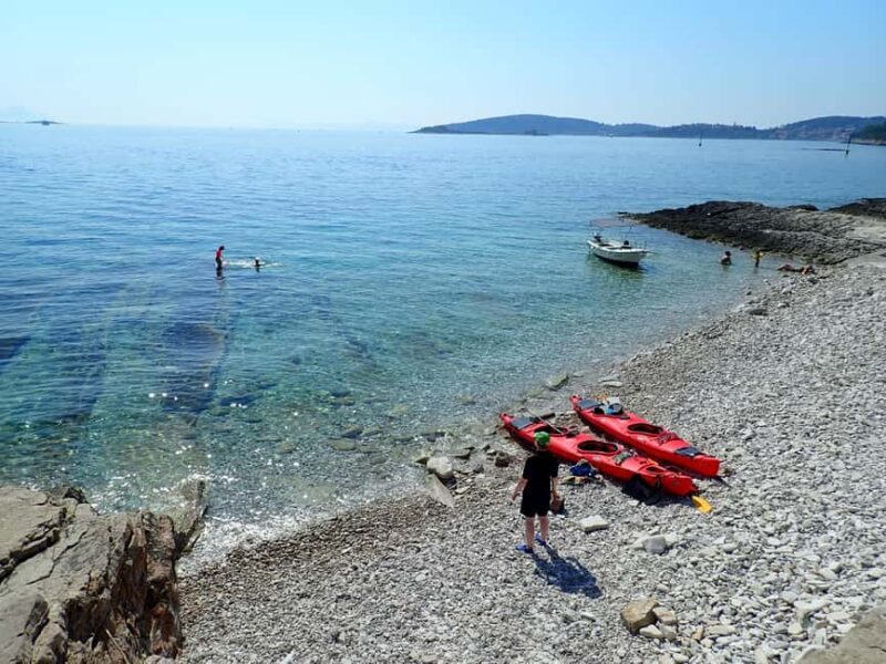 Lumbarda - Sunset Kayak Tour with a Picnic - Wine and Sweets - Key Points