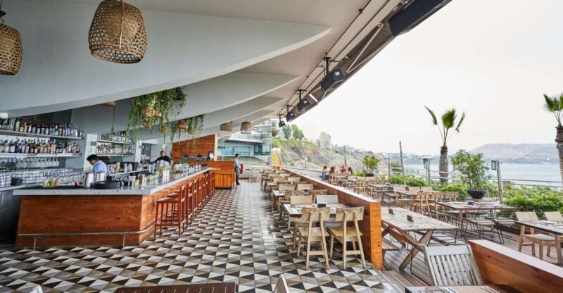 Lunch Menu at Mangos Larcomar restaurant - FAQs