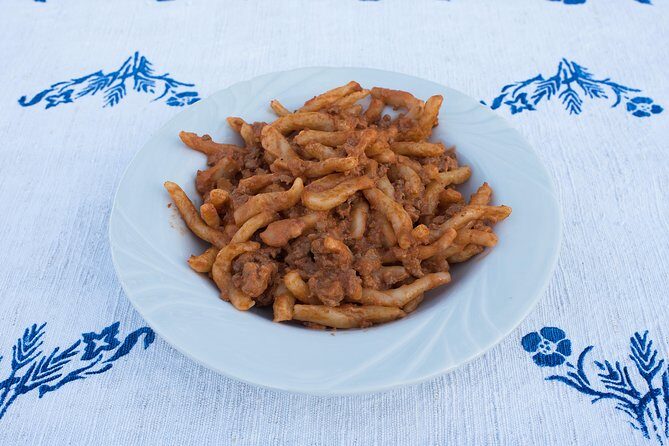 Lunch or dinner and cooking demo at a local home in Chieti - Frequently Asked Questions