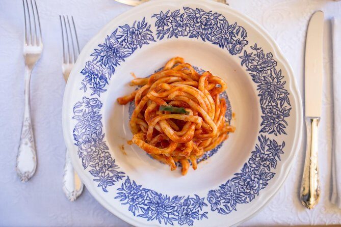 Lunch or dinner and cooking demo at a local's home in Pescara - Key Points