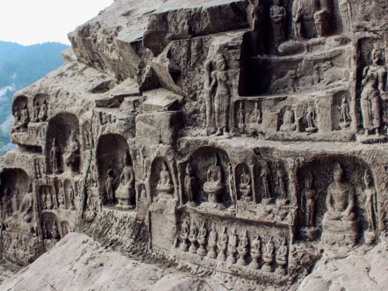 Luoyang: Longmen Grottoes and White Horse Temple Guided Tour - Deep Dive into the Itinerary