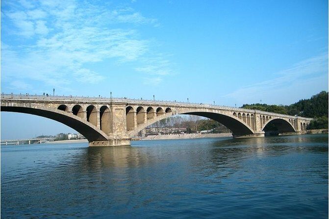 Luoyang Private Day tour to Longmen Grottoes and Shaolin temple - Key Points